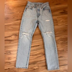 Levi’s 501 distressed light Denim